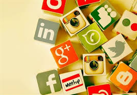 پاورپوینت بررسی تأثیر شبکه های اجتماعی مجازی بر اخلاق تربیتی و فردی کاربران